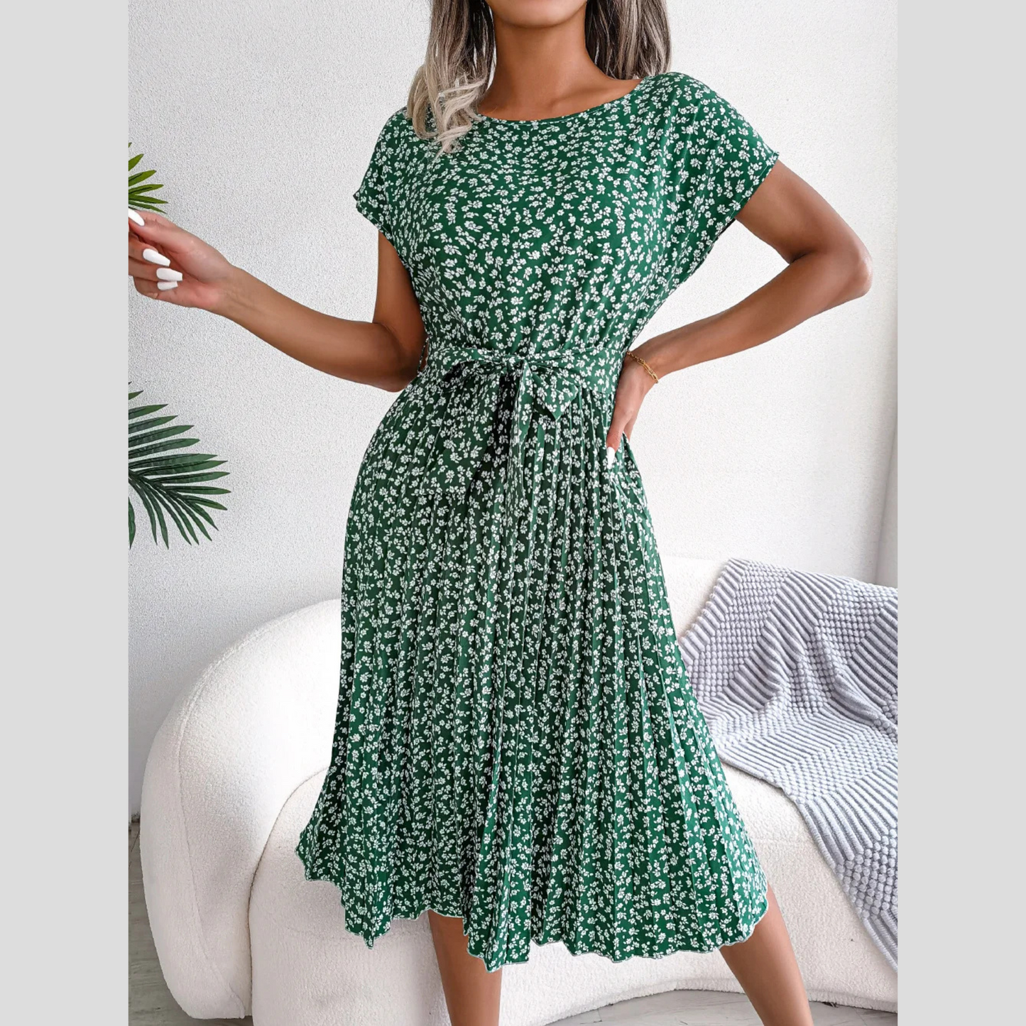 ALESSIA™ - ELEGANTTI JA IMARTELEVA MEKKO