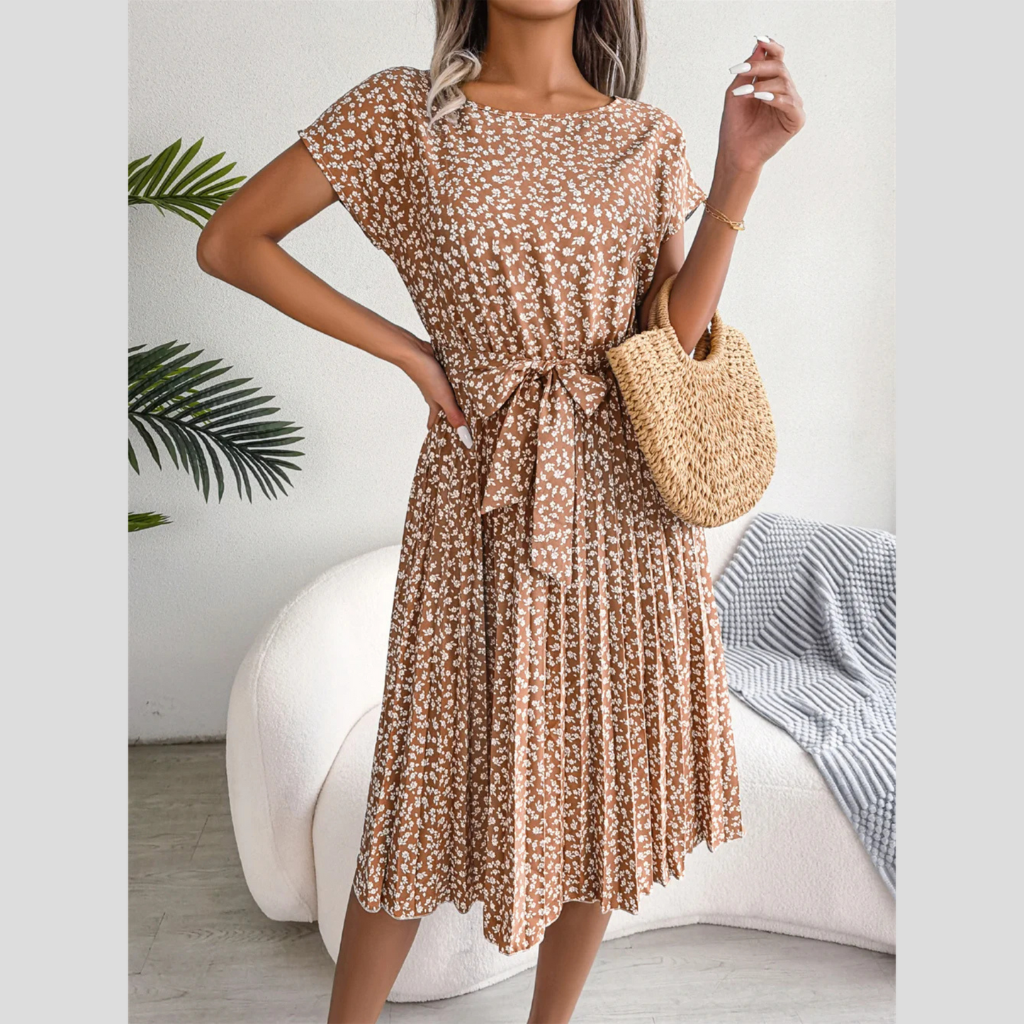 ALESSIA™ - ELEGANTTI JA IMARTELEVA MEKKO