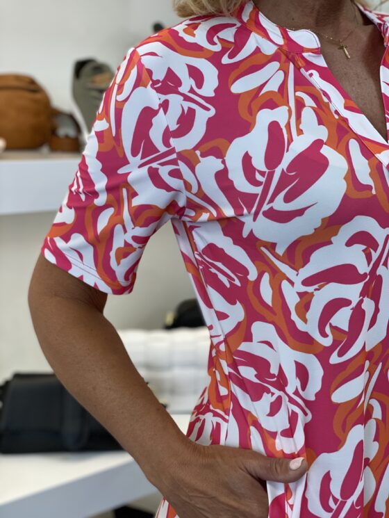 Eleonora™ | V-pääntie mekko.