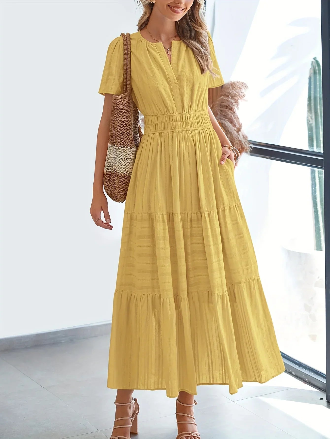 NATALIE™ - ELEGANTTI JA IMARTELEVA MEKKO
