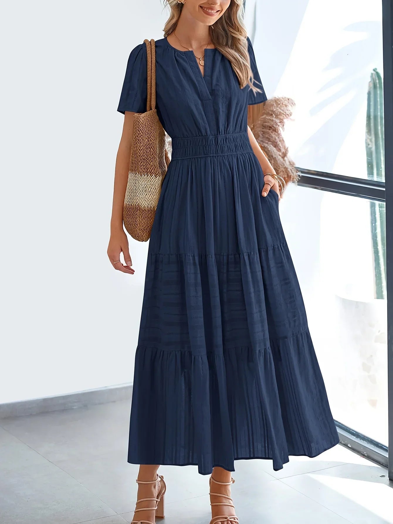 NATALIE™ - ELEGANTTI JA IMARTELEVA MEKKO