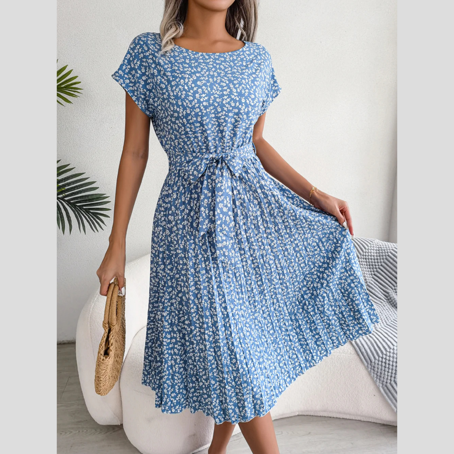 ALESSIA™ - ELEGANTTI JA IMARTELEVA MEKKO