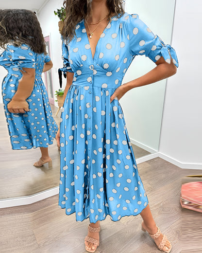 Monique™ | Tyylikäs Mekko Pilkuilla
