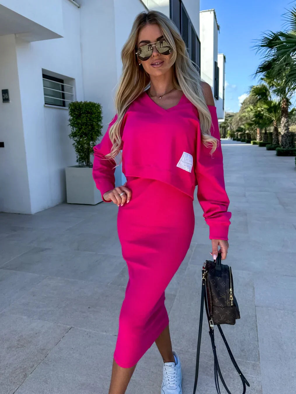 Laurine – Rentouttava Mekko & Collegepaita