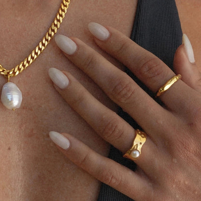 Linnea™ | Vintage ring med naturlig gyllene pärla