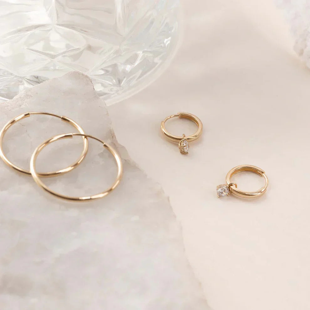 Kuuvalo Kiviset Korvakorut | 14k Kulta